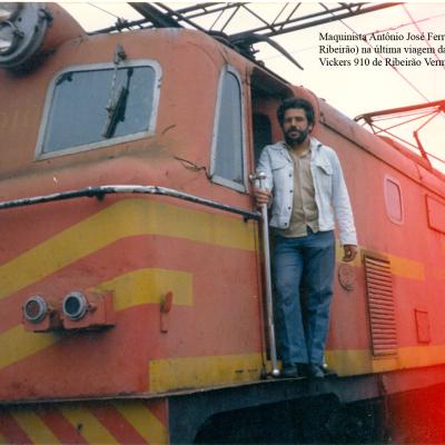 Locomotiva 910
