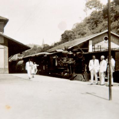 Locomotiva Na Estacao